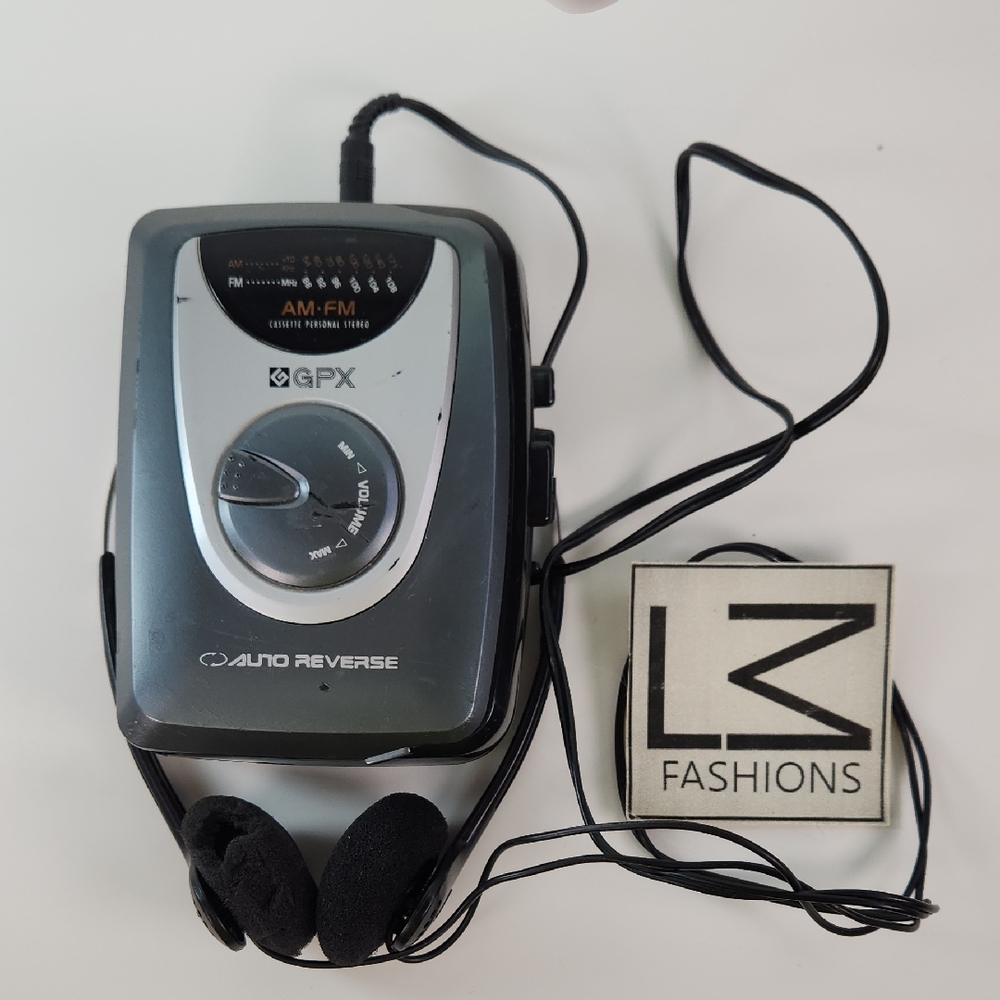 GPX CASSETTE Personal Stereo, AM/FM, Auto Reverse + Vintage Headphones! 90s!